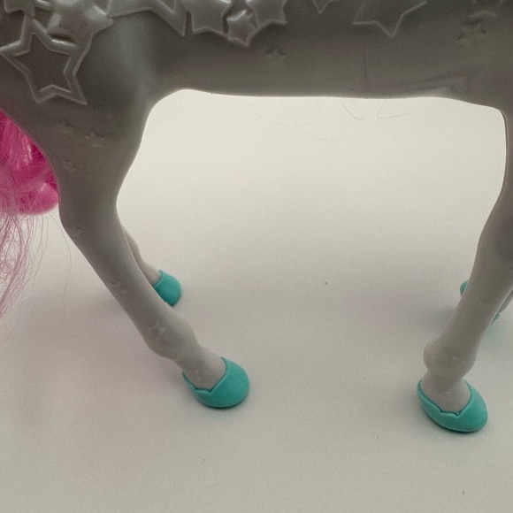 Barbie Dreamtopia Brush 'N Sparkle Unicorn Horse Doll w/ Lights & Sounds Mattel - Picture 5 of 9